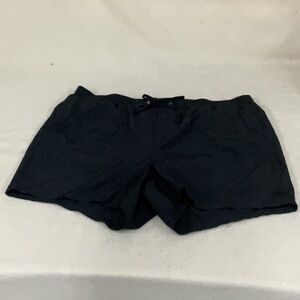 EUC woman’s Freely shorts